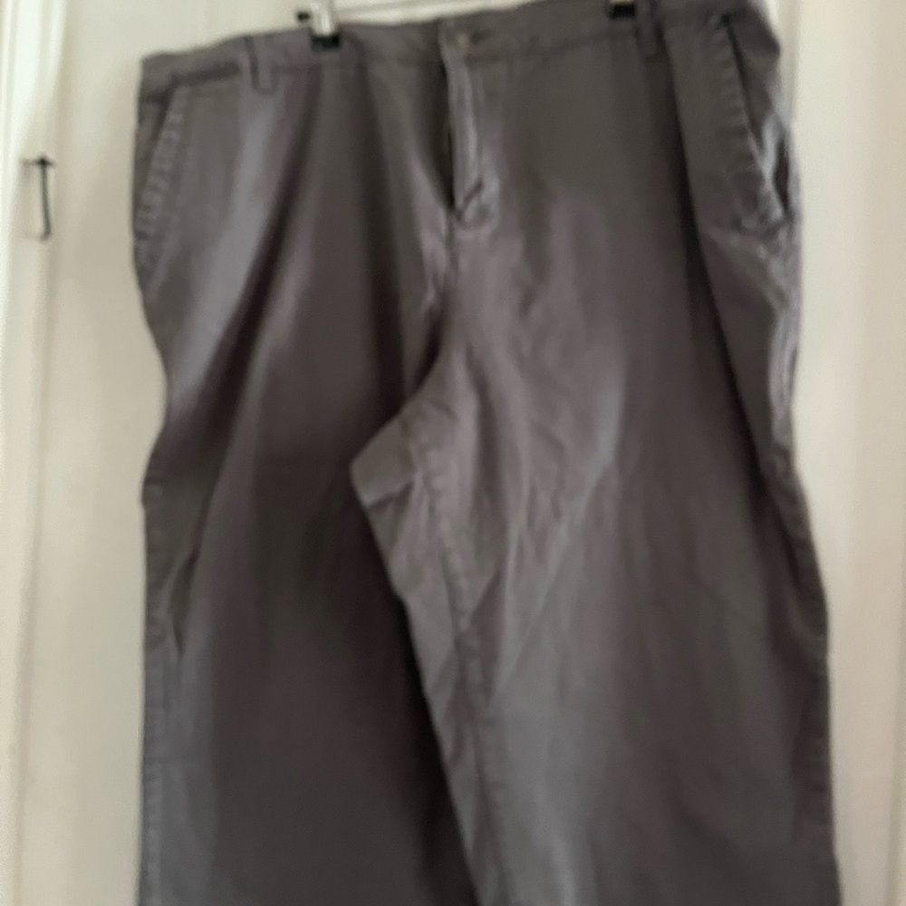 Basic Editions Women's Gray Capris